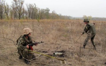 Мирні мешканці знову підірвалися на "подарунку" бойовиків