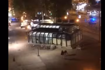 По синагозі в центрі міста відкрили стрілянину, є жертви і постраждалі
