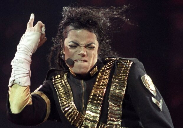 Майкл Джексон передбачив головні катаклізми багато років тому, заборонене відео "нострадамуса" місячної ходи