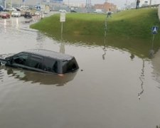 Москву заливає рекордна за потужністю злива (відео)