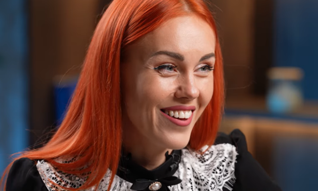 Алена Тополя, кадр из интервью