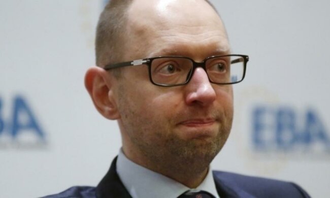 Яценюка похоронят под его же "Стеной"