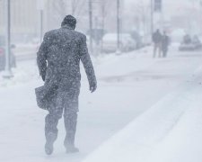 Колючий мороз и снег по колени: в Украине объявили штормовое предупреждение