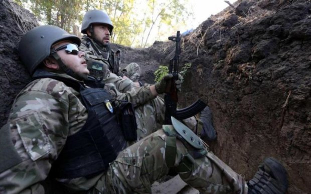 Под ливнем пуль: боевики ровняли с землей позиции украинских защитников