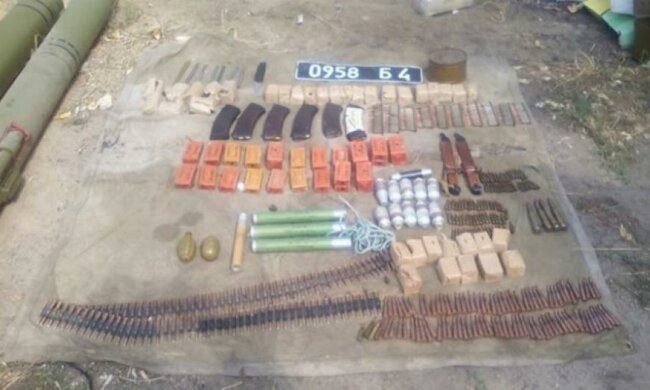 У колишньому ковбасному цеху на Луганщині знайшли зброю і боєприпаси