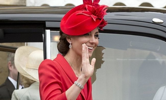 Червоний тотал-лук від Кейт Міддлтон