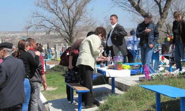 Гробки чи здоровий глузд: українцям показали, на що перетворилися традиції