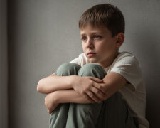 Сумна дитина. Фото з відкритих джерел