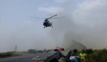 Вертолет совершил феерическую посадку на трассу в Запорожье (ВИДЕО)