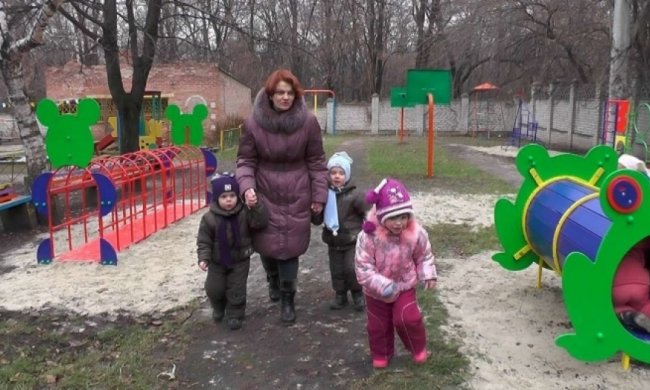 Діаспора подарували дитбудинку майданчик 