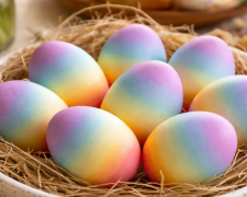 Райдужні крашанки, кадр з відео