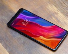 Lenovo Z5 Pro: топовый слайдер с начинкой флагмана