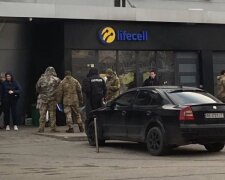 Вручення повісток, скріншот: YouTube