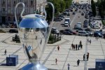 Гадюшник Ліги Чемпіонів: любителі остограмитися перетворили Київ на звалище