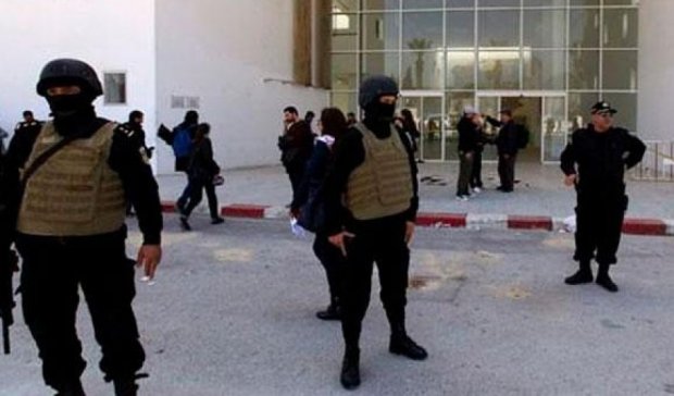 27 человек погибли в результате нападения на отель в Тунисе
