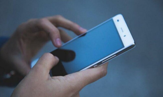 Хуже ФСБ: новый вирус крадет переписки со смартфонов