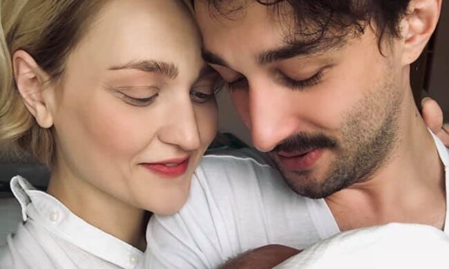 Вера Кекелия с мужем и новорожденным сыном фото: Instagram