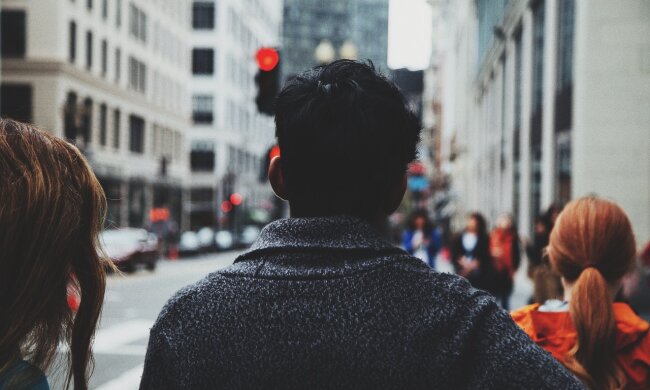 Діти гинуть під колесами: вінничани вимагають встановити світлофор біля школи, як горохом об стіну