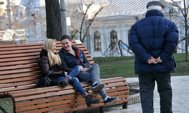 Синоптики пообіцяли сонячну погоду по всій Україні