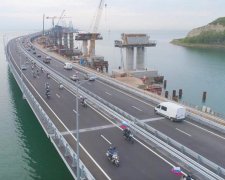 Облави і огляд: блогер розповів, що творять окупанти на путінському мосту