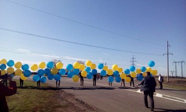 "Донецк, встречай!": патриоты отправили оккупантам главный символ Украины, яркие фото
