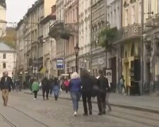 Украинцы на улице, скриншот: Youtube