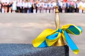 Школьники в украинском классе