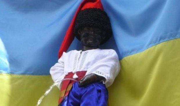 Пісяючого хлопчика в Брюсселі одягнуть в костюм українського козака