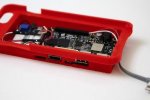 Чехол изменит операционную систему в iPhone на Android
