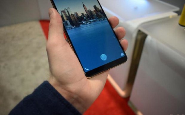 Xiaomi Mi 7 кинув виклик iPhone X