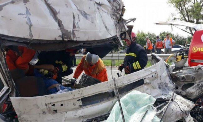 Це була добра і світла дитина: з'явилися моторошні подробиці ДТП на Хмельниччині