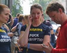 У кандидата в мери Одеси в маршрутці вкрали мобільний