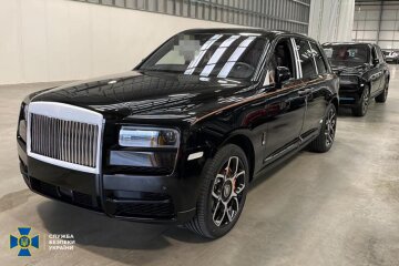 Українець продавав росіянам елітні авто в обхід санкцій, фото: СБУ