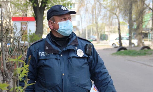 Поліцейський, фото з вільних джерел