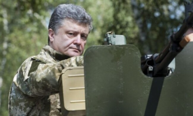 Рада погодилась на воєнний стан від Порошенка