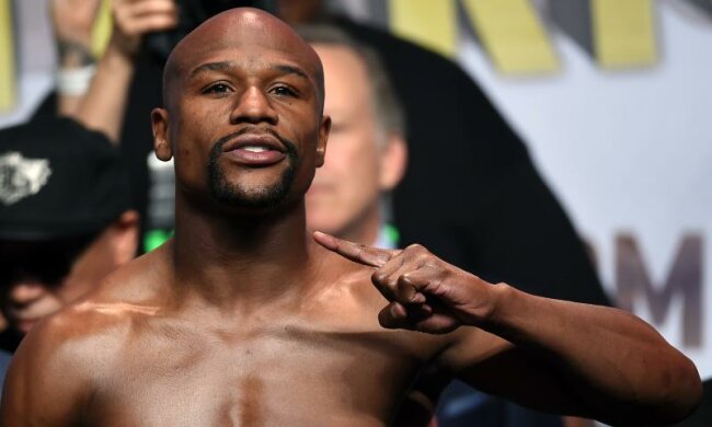 Мейвезер провів відкрите тренування перед боєм з Макгрегором