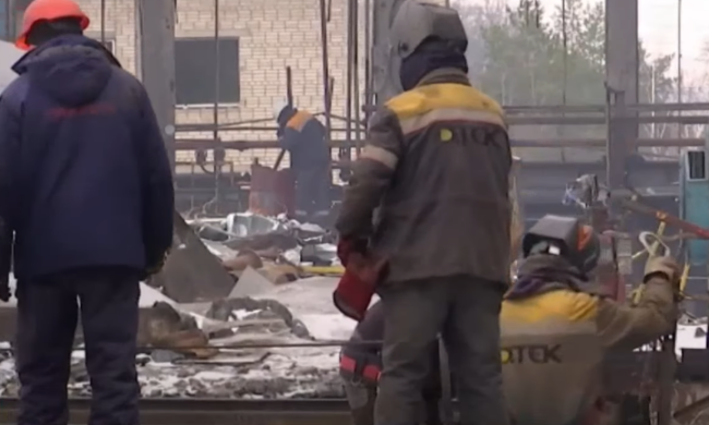 Ліквідація наслідків ударів по енергетиці. Фото: скрін youtube