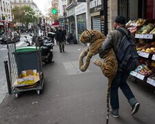 Француза из-за попрошайки оштрафовали на 2676 гривен: бывает и такое