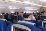 Салон літака, скріншот: YouTube