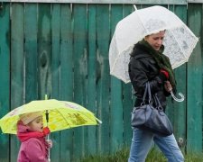 Курс валют на 25 мая: доллар и евро усердно бомбят гривну