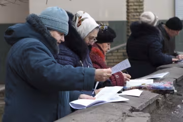 Головне за ніч: шлях Зеленського на Донбас, аварія лайнера в Норвегії та надбавка до пенсії