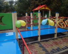 Діти з ДЦП отримали власний майданчик на Прикарпатті