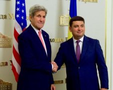 Злидні і безнадія: скільки отримує "бідний" батько Гройсмана