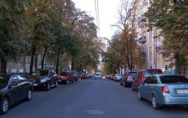 Спритні шахраї полюють на київських водіїв