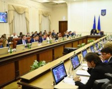 И договорить не успел: одиозный министр потерял сознание на работе