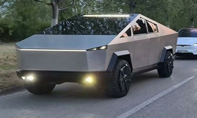 Tesla Cybertruck, скріншот