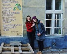 Поезія Жадана, Шевчена та Костенко з'явились на львівських будинках (фото)