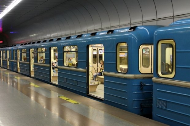 Київське метро обзавелося найпотрібнішим "помічником": українці в захваті