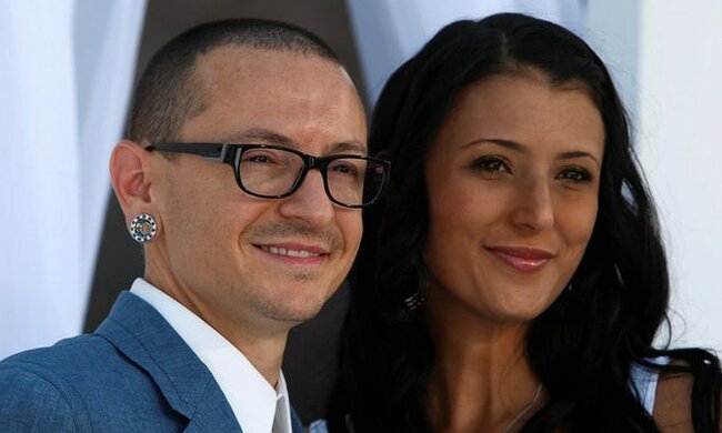 Вдова соліста Linkin Park Честера Беннінгтона вийшла заміж: заручена з моїм ангелом