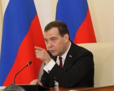 Медведєв викрив брехню Путіна